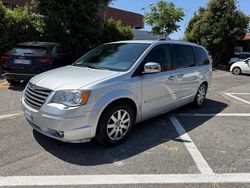 Argento Usata 2010 Chrysler Voyager Limited Monovolume | 6900 € (Buon prezzo)