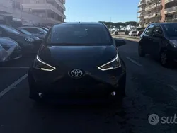 Grigio Usata 2019 Toyota Aygo X-play Due volumi | 10.900 € (Buon prezzo)