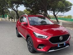 Rosso Usata 2022 MG ZS Tre volumi | 14.600 € (Buon prezzo)