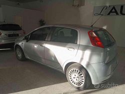 Argento(met.) Usata 2006 Fiat Grande Punto Due volumi | 1800 € (Buon prezzo)