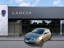 Grigio pompei Usata 2024 Lancia Ypsilon S Due volumi | 15.200 € (Cara)