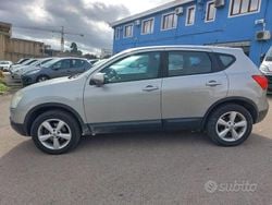 Grigio metallizzato Usata 2009 Nissan Qashqai Tekna SUV | 4800 € (Buon prezzo)