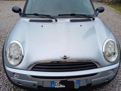 Usata 2006 Mini ONE Due volumi | 5200 € (Molto cara)