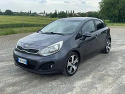 Nero Usata 2014 Kia Rio Tre volumi | 5500 € (Buon prezzo)