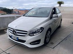Bianco Usata 2019 Mercedes B180 Executive Monovolume | 16.900 € (Buon prezzo)