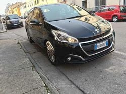 Nero Usata 2017 Peugeot 208 Due volumi | 7250 € (Buon prezzo)
