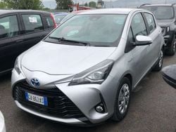 Grigio Usata 2020 Toyota Yaris Hybrid Active Tre volumi | 13.500 € (Buon prezzo)