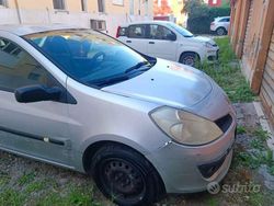 Grigio Usata 2006 Renault Clio II Due volumi | 1400 € (Super prezzo)