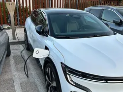 Usata 2023 Renault Mégane Tre volumi | 25.000 € (Super prezzo)