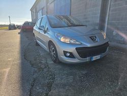 Grigio Usata 2013 Peugeot 207 Tre volumi | 3900 € (Buon prezzo)