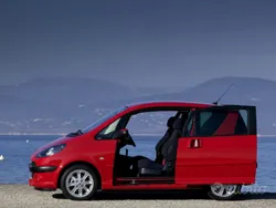 Usata 2009 Peugeot 1007 Due volumi | 5000 € (Buon prezzo)
