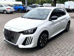Bianco Nuova 2025 Peugeot 208 Allure Due volumi | 18.900 € (Buon prezzo)