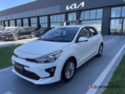 Bianco Usata 2022 Kia Rio Comfort Due volumi | 13.900 € (Buon prezzo)