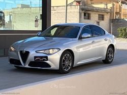 Grigio Usata 2018 Alfa Romeo Giulia Business Tre volumi | 16.000 € (Ottimo prezzo)