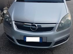 Grigio Usata 2006 Opel Zafira Cosmo Tre volumi | 3500 € (Buon prezzo)