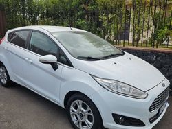 Bianco Usata 2015 Ford Fiesta Titanium Due volumi | 9000 € (Buon prezzo)
