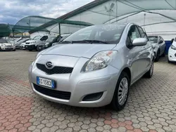 Grigio Usata 2011 Daihatsu Charade Due volumi | 4900 €