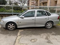 Grigio Usata 2001 Opel Vectra Due volumi | 1700 €