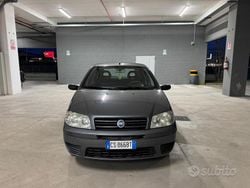 Grigio Usata 2006 Fiat Punto Dynamic Tre volumi | 1900 € (Buon prezzo)