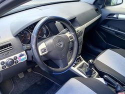 Grigio Usata 2007 Opel Astra Station wagon | 1200 € (Buon prezzo)