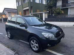 Grigio Usata 2008 Toyota RAV4 Sol SUV | 6800 € (Buon prezzo)