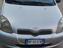 Usata 1999 Toyota Yaris Tre volumi | 1400 € (Buon prezzo)