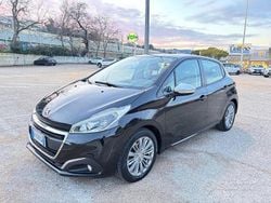 Usata 2015 Peugeot 208 Due volumi | 6490 € (Buon prezzo)