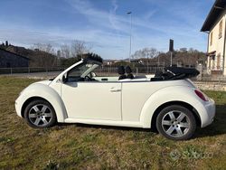 Bianco Usata 2008 VW Beetle Cabrio | 9500 € (Molto cara)