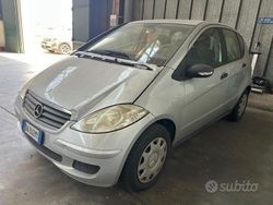 Grigio Usata 2005 Mercedes A160 Due volumi | 1800 € (Cara)