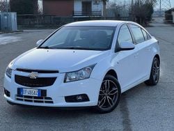 Bianco Usata 2010 Chevrolet Cruze LS Tre volumi | 7900 € (Molto cara)