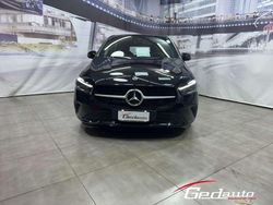 Nero metallizzato Usata 2023 Mercedes B180 Advanced Monovolume | 30.499 € (Cara)