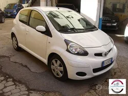Bianco Usata 2011 Toyota Aygo Connect Style Due volumi | 6900 € (Buon prezzo)