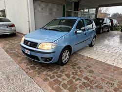 Blu Usata 2005 Fiat Punto Tre volumi | 2500 € (Buon prezzo)