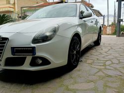 Bianco Usata 2014 Alfa Romeo Giulietta Due volumi | 6700 € (Buon prezzo)