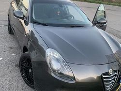 Grigio Usata 2015 Alfa Romeo Giulietta Due volumi | 9999 € (Cara)