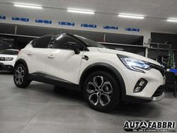 Beige(met.) Usata 2020 Renault Captur Intens SUV | 18.400 € (Molto cara)