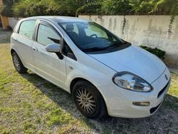 Bianco Usata 2013 Fiat Punto Easy Tre volumi | 1800 € (Super prezzo)