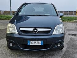 Argento Usata 2010 Opel Meriva Club Monovolume | 2300 € (Buon prezzo)