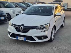 Bianco Usata 2017 Renault Mégane GrandTour Intens Station wagon | 9900 € (Buon prezzo)