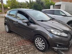 Grigio Usata 2016 Ford Fiesta Tre volumi | 7500 € (Cara)