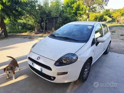 Usata 2015 Fiat Punto Due volumi | 6200 € (Buon prezzo)