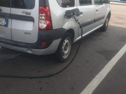 Grigio Usata 2008 Dacia Logan Tre volumi | 4000 € (Molto cara)