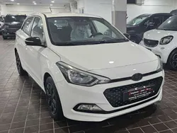 Alpine white Usata 2016 Hyundai i20 Tre volumi | 4990 € (Ottimo prezzo)