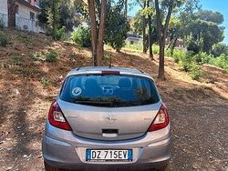 Grigio Usata 2010 Opel Corsa Tre volumi | 500 € (Super prezzo)