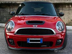 Rosso Usata 2011 Mini John Cooper Works Due volumi | 9500 € (Ottimo prezzo)