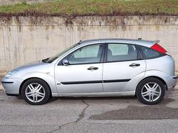 Usata 2002 Ford Focus Zetec Tre volumi | 1250 € (Cara)