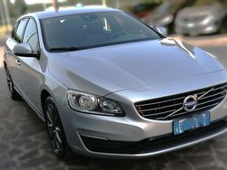 Argento Usata 2017 Volvo V60 Momentum Station wagon | 13.900 € (Cara)