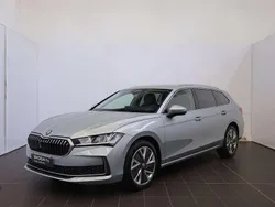 Argento pebble metallizzato Usata 2024 Skoda Superb Style Station wagon | 33.800 € (Buon prezzo)