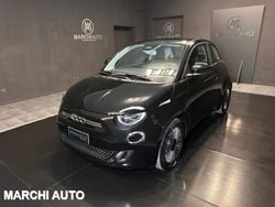 Nero pastello Usata 2024 Fiat 500e Passion Tre volumi | 18.900 € (Buon prezzo)
