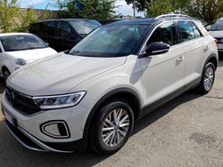 Beige Usata 2023 VW T-Roc Life SUV | 20.900 € (Buon prezzo)